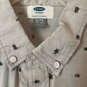 Old Navy button down shirt with insects print. Size 14-16 XL